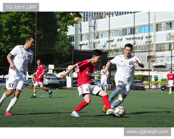 广州足球队在邀请赛中的耐力表现分析与启示 广州足球队在邀请赛中的耐力表现分析与启示