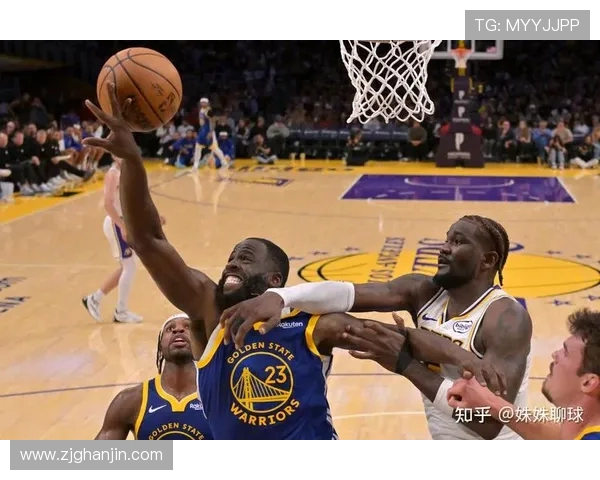 勇士与湖人激战全场精彩回顾12月19日赛事亮点分析