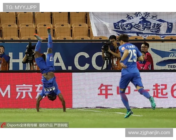 申花与上港的史诗对决揭开传奇篇章足球盛宴再度上演