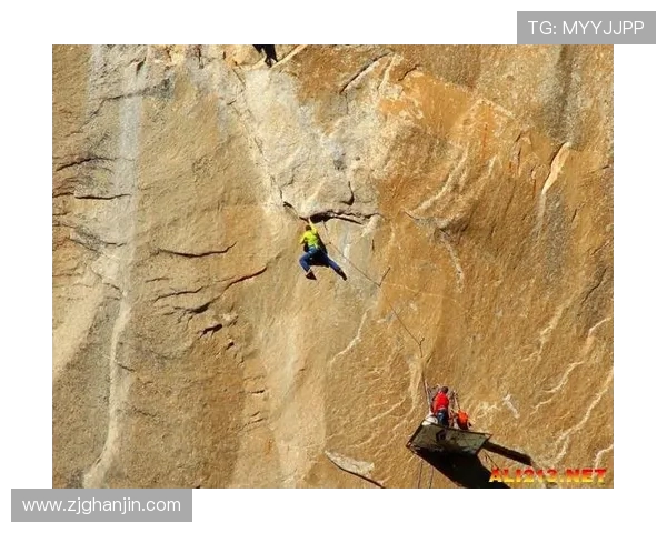 深圳攀岩队的灵活性揭秘:挑战极限与团队精神的完美结合 深圳攀岩队的灵活性揭秘:挑战极限与团队精神的完美结合