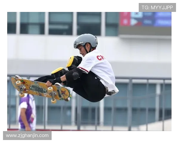 南京滑板队在全国街舞大赛中以62分稳居积分榜首位